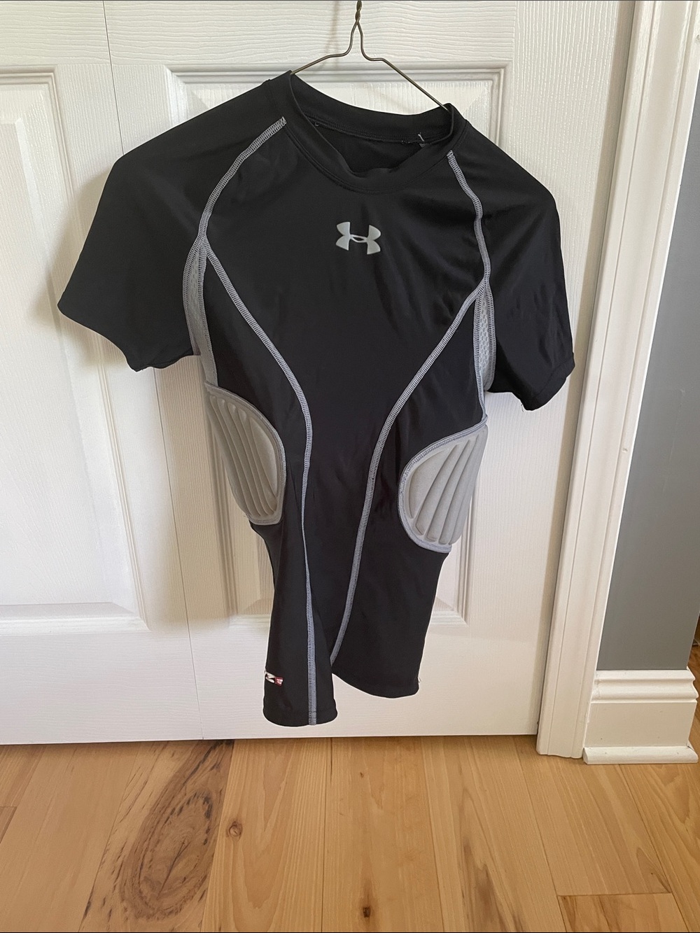 Under Armour Black Short-Sleeve Compression Top with Gray Panels Rib Pad Boys L
